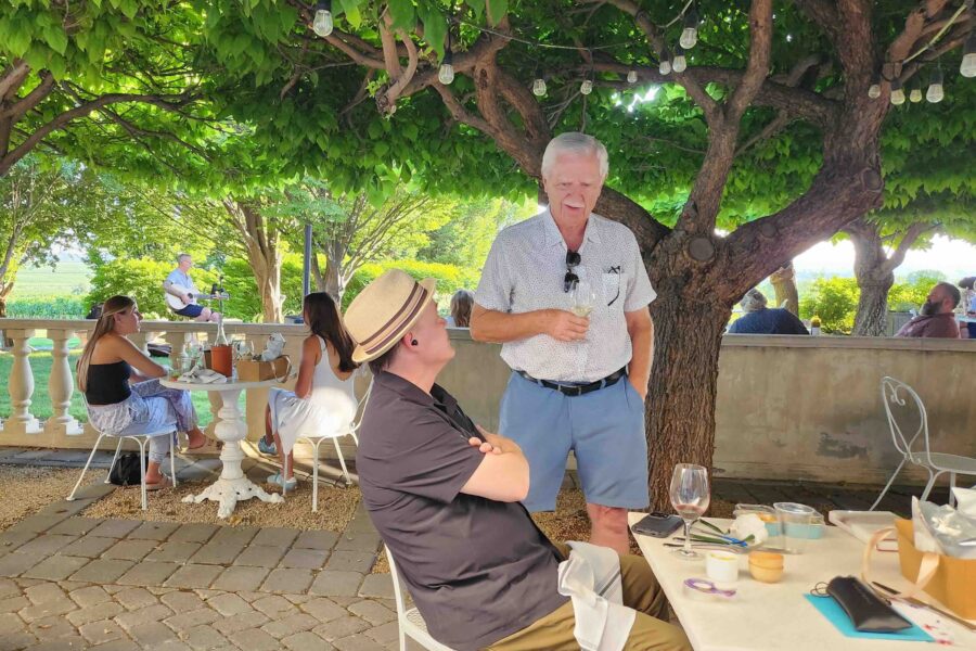 Picnic crowd Tom sml